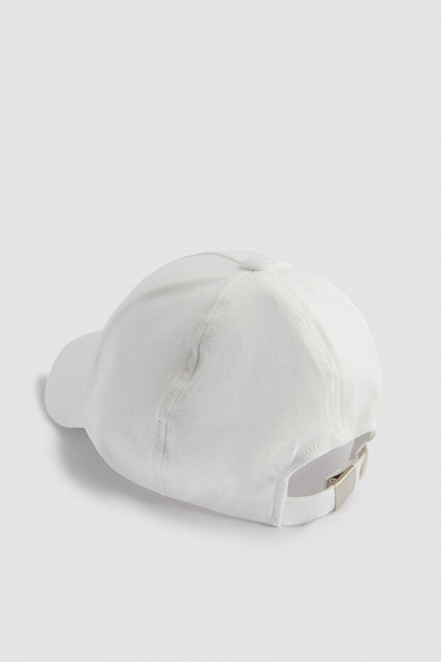 قبعة بيضاء عادية - 2