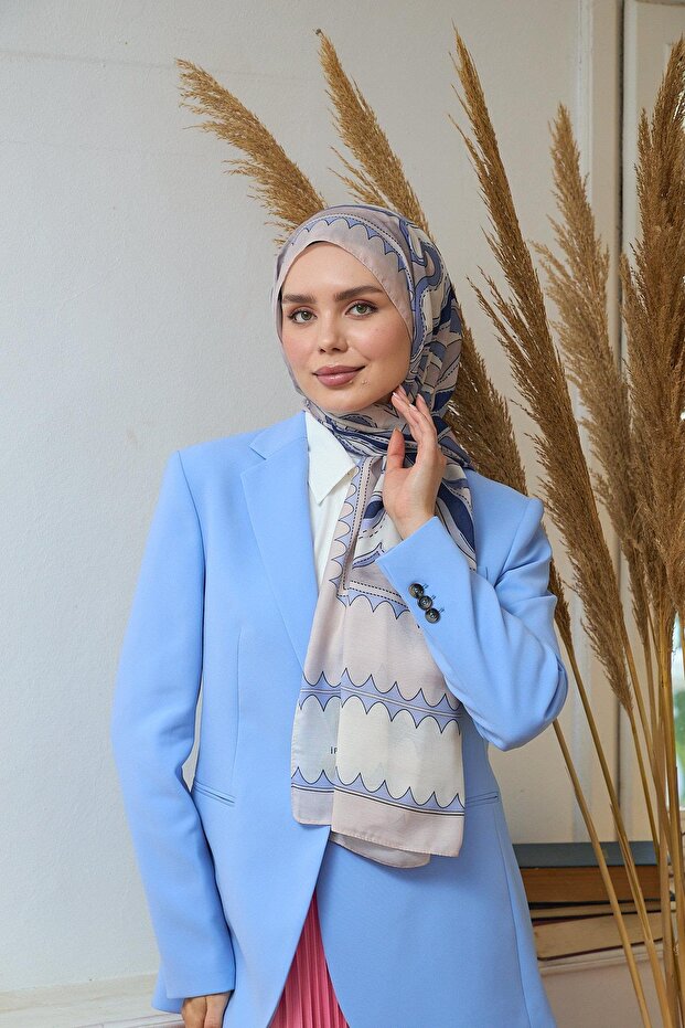 شال ناعم من مجموعة Summer Radiance باللون الأزرق الداكن 3045-04