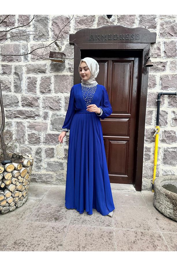 Şifon kumaş gerdan inci işleme elbise - 8