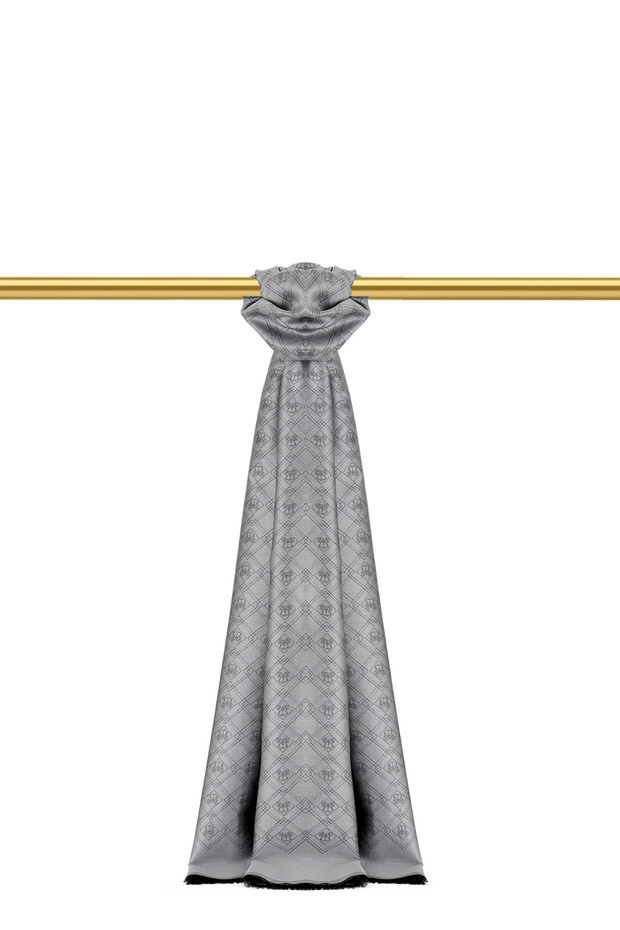 شال حرير جاكار بنمط حرف واحد فقط باللون الرمادي - 1