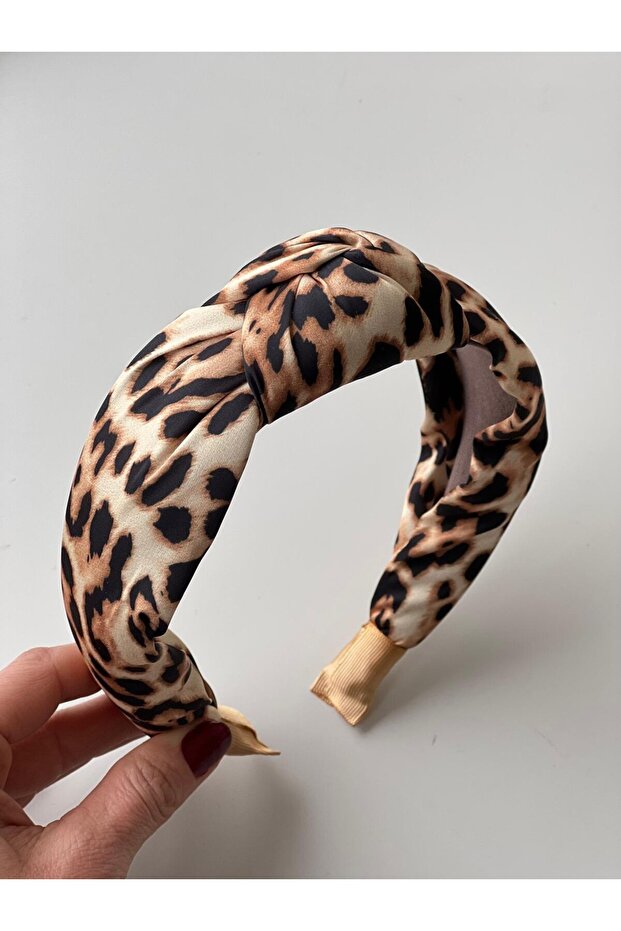 البيج ليوبارد نمط معقود التاج - 1