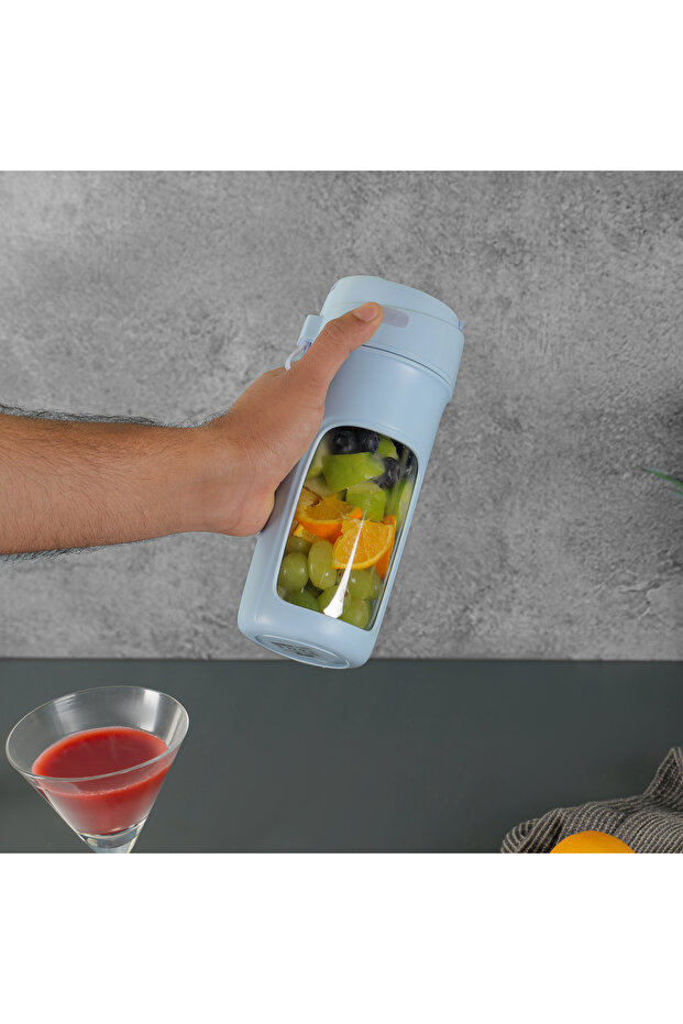 Rechargeable and Portable Juicer- Perfect for Juices, Smoothies, Milkshakes