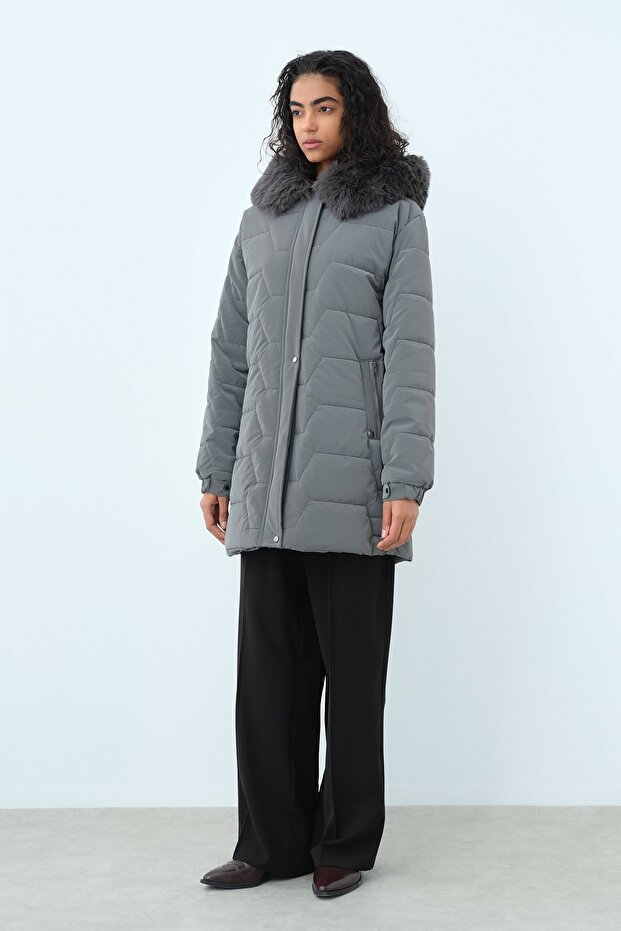 Mobile Fur Hooded Quilted Coat Gray
