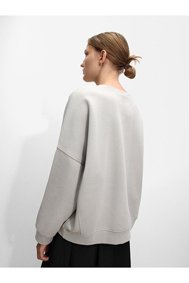 Nakış Detaylı Sweatshirt - 4
