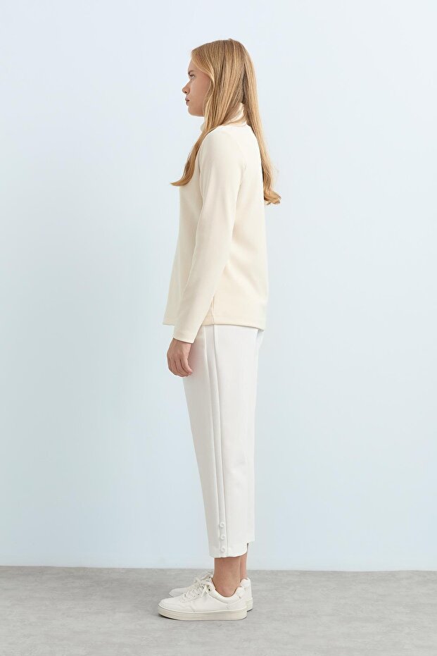 Dik Yaka Basic Örme Bluz Ekru - 3