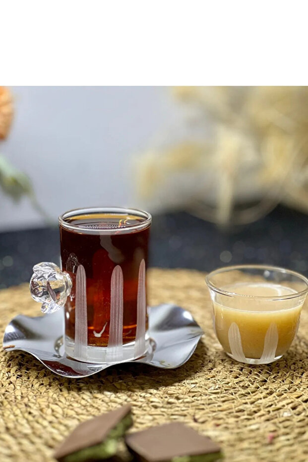 طقم فناجين شاي وقهوة مكوّن من 18 قطعة