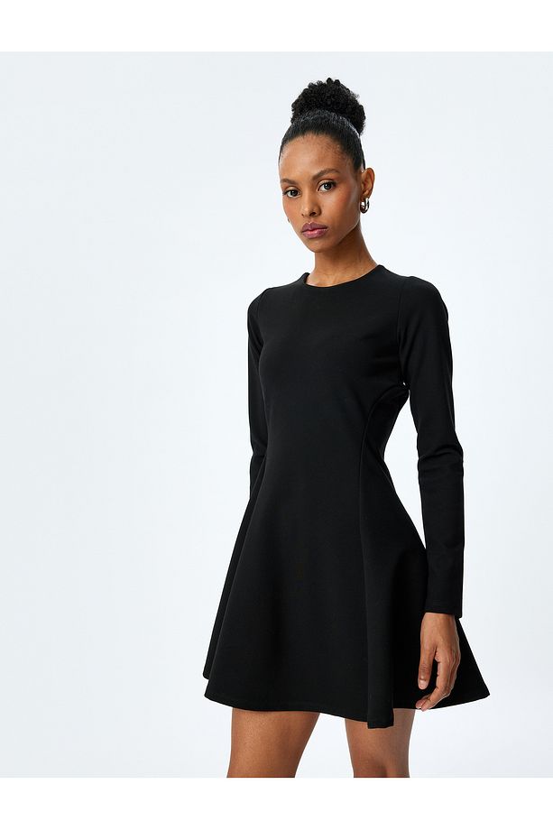 Krep Kumaş Bisiklet Yaka Uzun Kollu Slim Fit Çan Etek Mini Elbise - 2