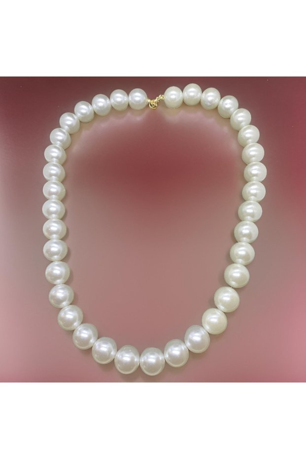Antiallergic 45 cm bright white pearl bijouterie necklace to complete your elegance