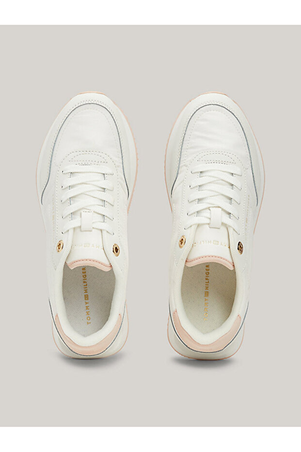 ESSENTIAL RUNNER - 3