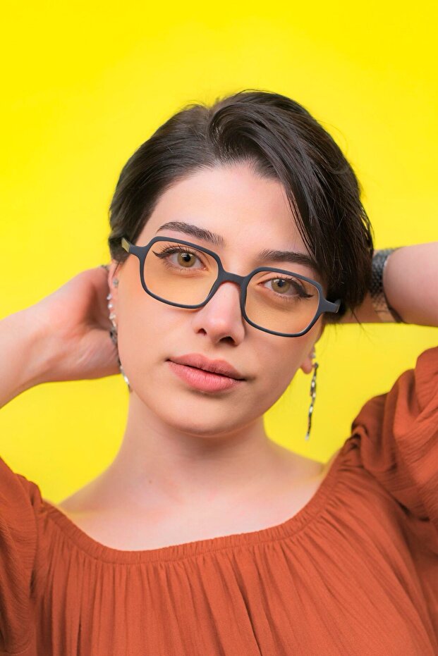 نظارة Arwen Matte باللون الأسود مع فلتر الضوء الأزرق