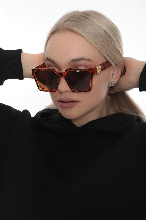 نظارة شمسية بنمط الفهد مع تفاصيل ذهبية - 1