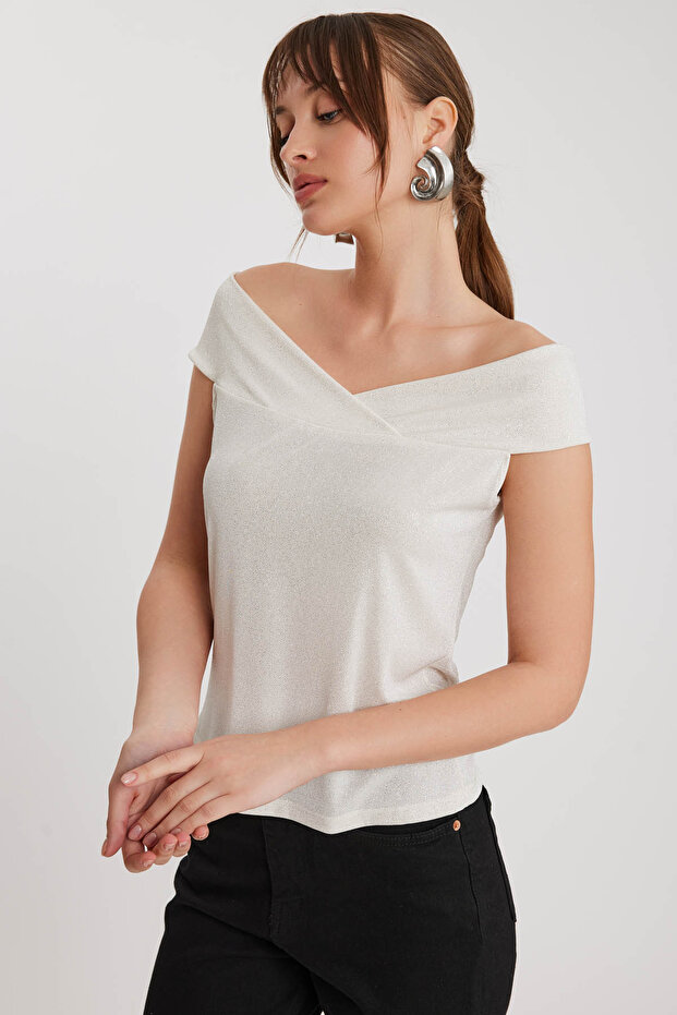 Kayık Yaka Simli Bluz - 2