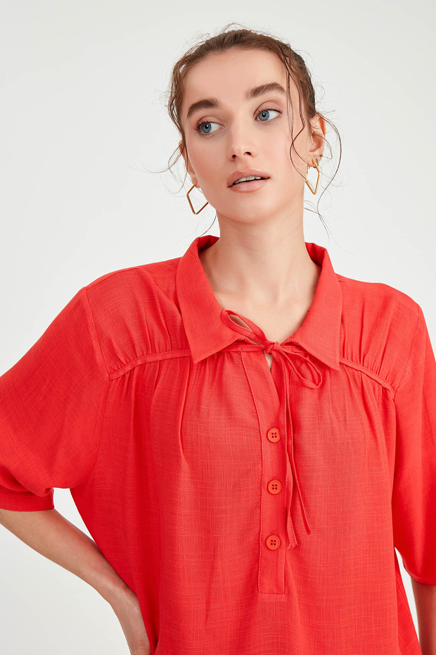 بلوزة بتصميم أمامي بأزرار وربطة عنق - 4