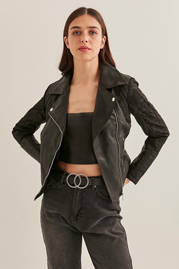 Bunda z umělé kůže s krajkovým zdobením - 2