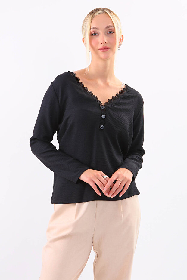 بلوزة بأزرار أمامية وأربطة على الياقة - 1
