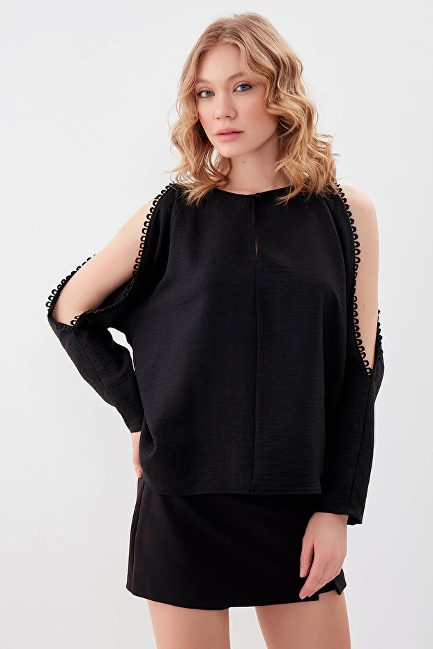 Button-Neck Sleeveless Blouse - 4