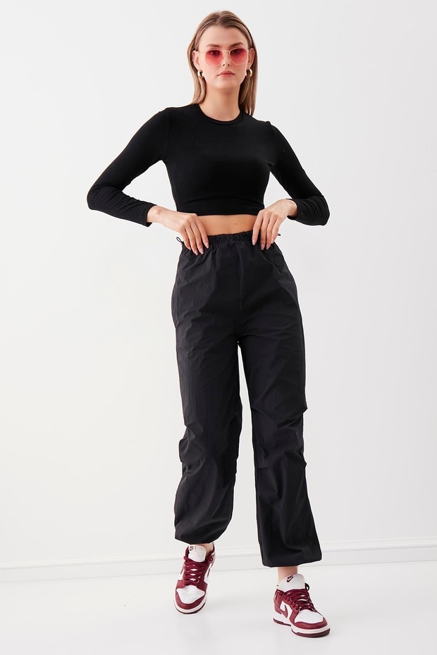 Hose aus Fallschirmstoff mit elastischem Detail - 2
