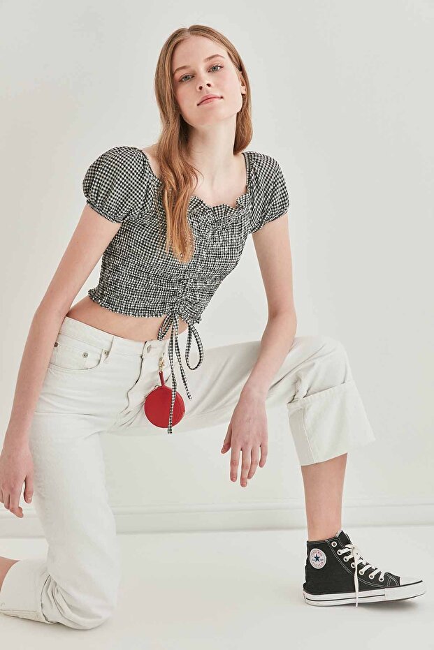 بلوزة صغيرة برباط أمامي من القماش القطني - 2