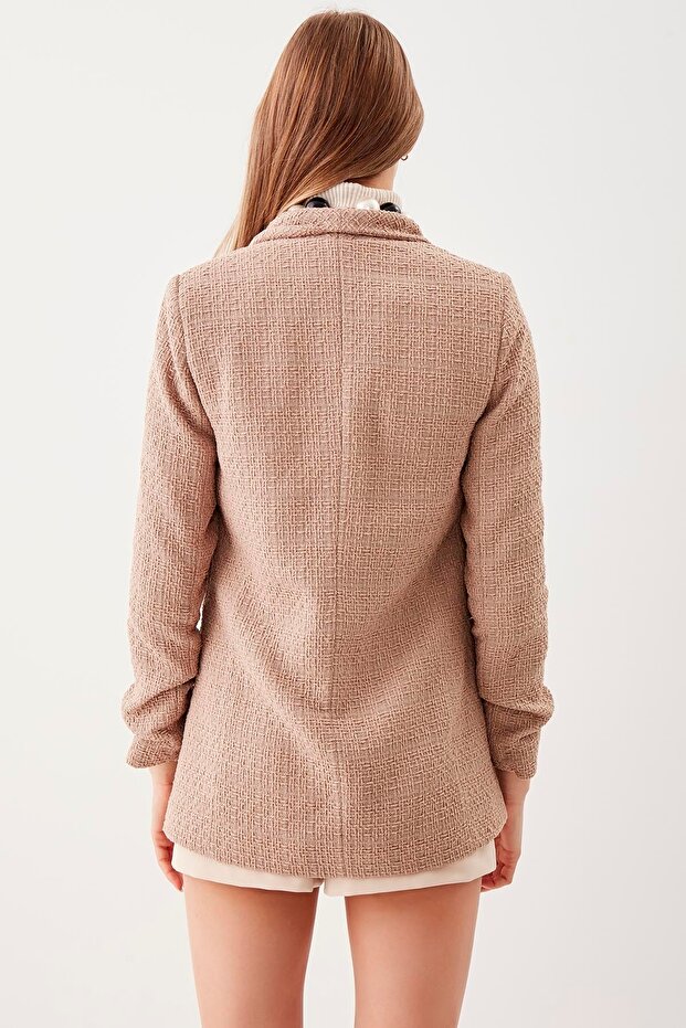 Bunda s dlouhým límcem s detailním rukávem - 2