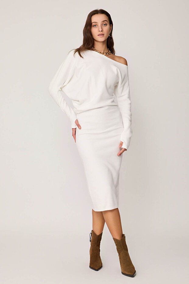 Lodní výstřih asymetrického střihu pletené šaty - 3