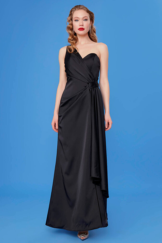 Saténové šaty dlouhé na jedno rameno - 5