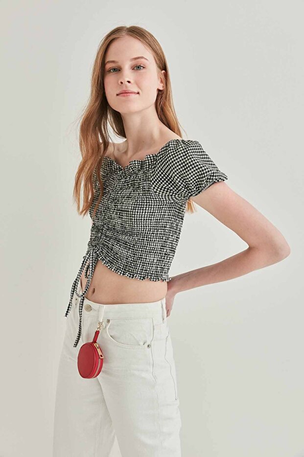 بلوزة صغيرة برباط أمامي من القماش القطني - 1