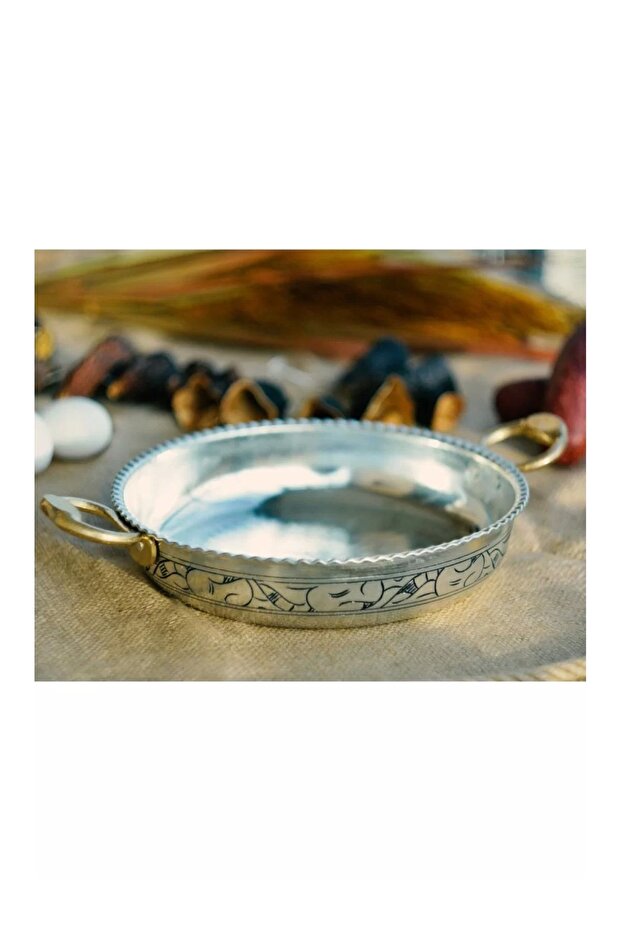 Copper Pan with Carved Embroidery and Ruffles Model 17 cm