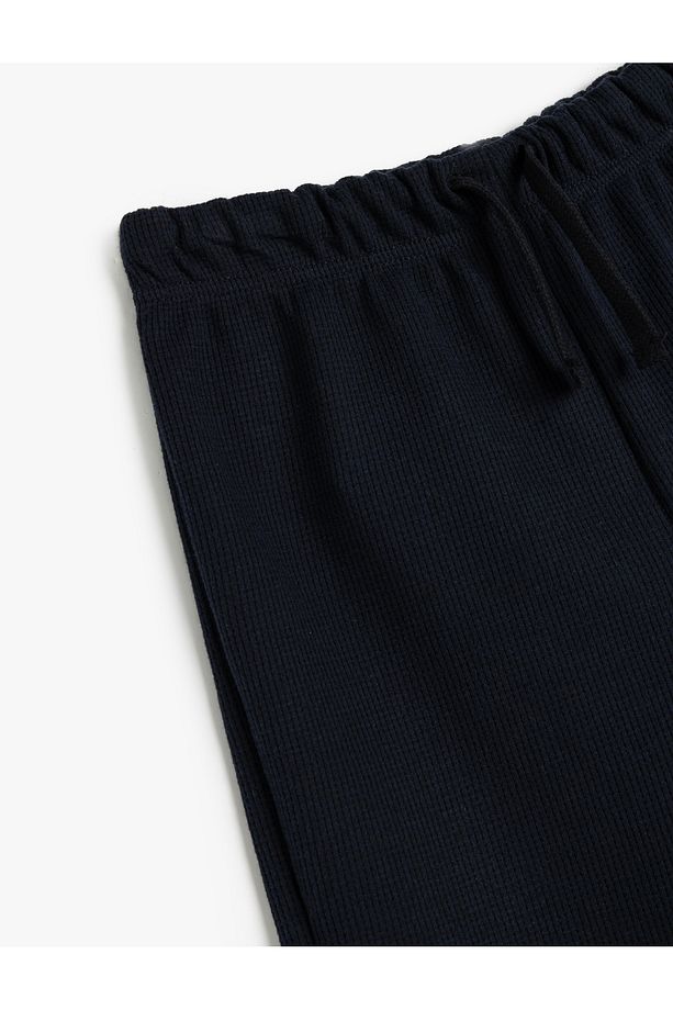Dokulu Beli Bağlamalı Cep Detaylı Basic Şort - 3