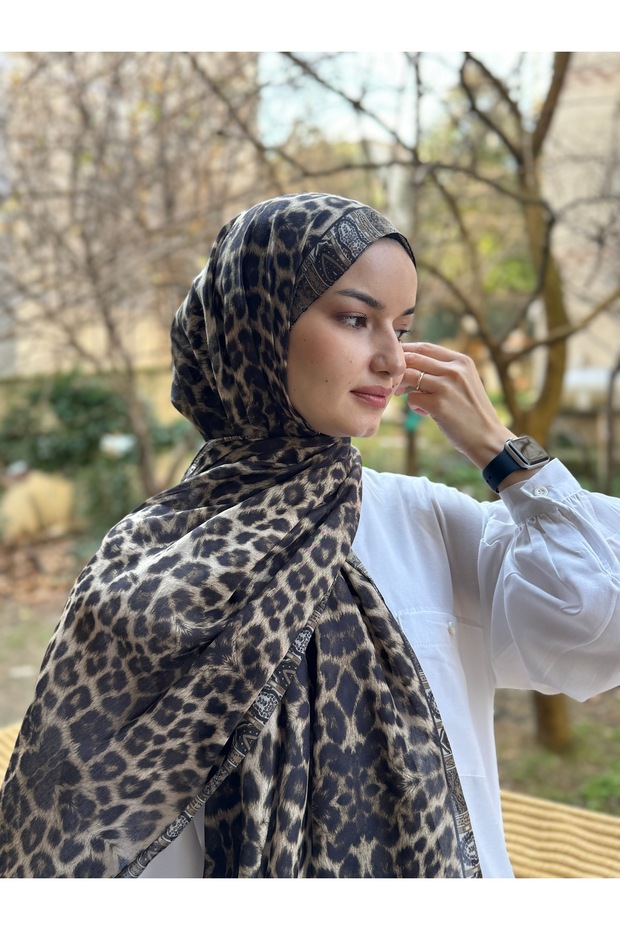 Ethnic Leopard Patterned Soft Cotton Shawl Beige