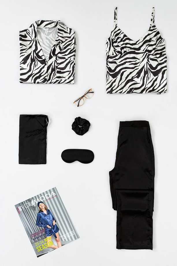 6'lı Zebra Hem Içerde Hem Dışarıda Siyah Pijama Takımı - 1