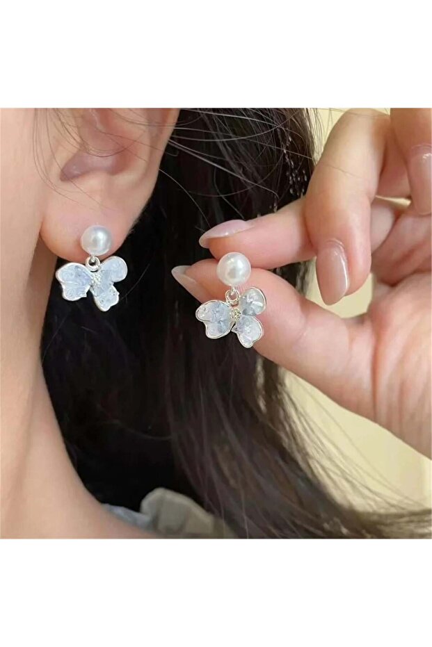 White Foggy Embellished Flower Earrings