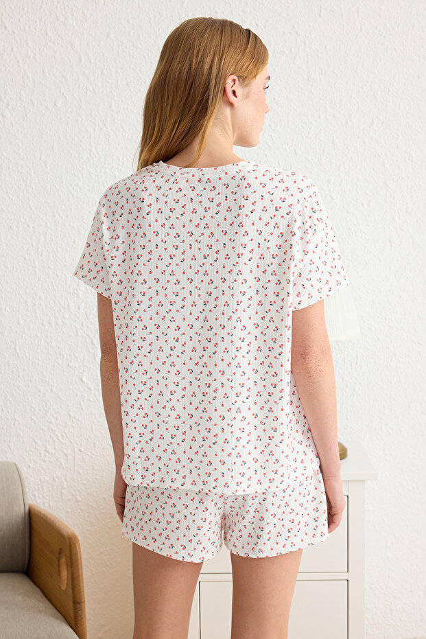 Beyaz Kiraz Desenli Dokulu Bürümcük Şortlu Örme Pijama Takımı THMSS25PT00075 - 5