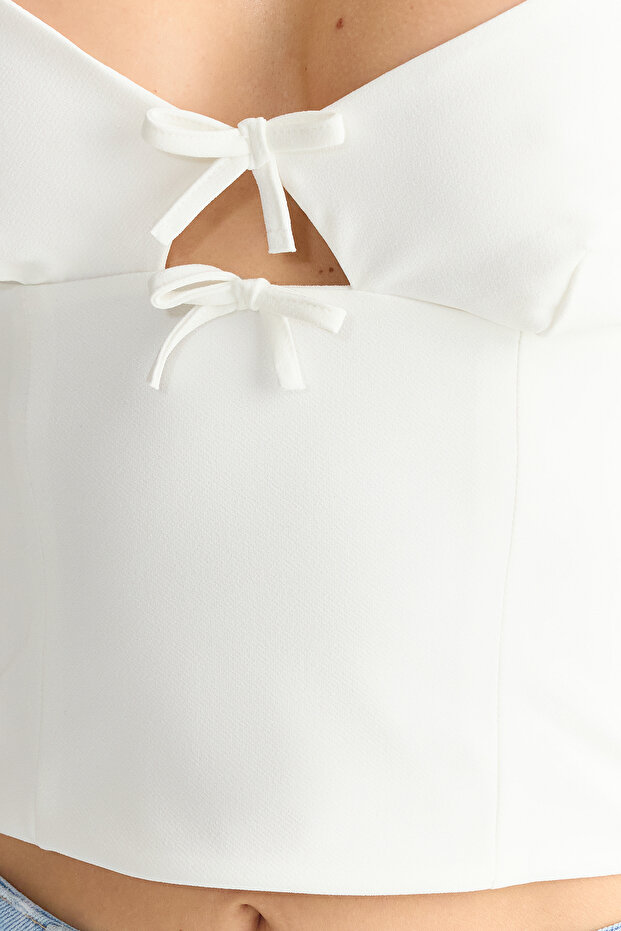 Beyaz V Yaka Askılı Crop Dokuma Bluz TWOSS25BZ00106 - 3