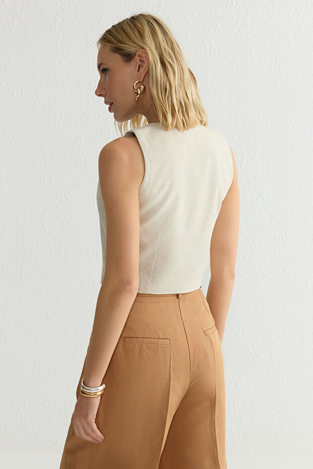 Bej Fitted Keten Görünümlü V Yaka Crop Yelek TWOSS25YE00028 - 5