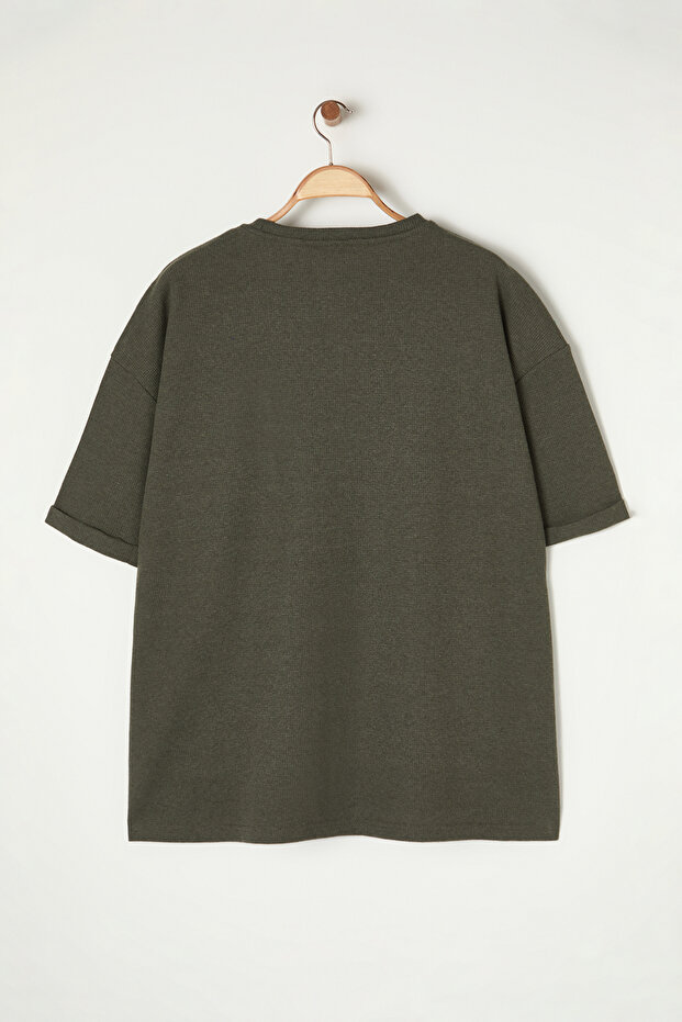 Haki Oversize/Geniş Kesim Bisiklet Yaka Basic Büyük Beden T-Shirt TMNSS25BF00000 - 3