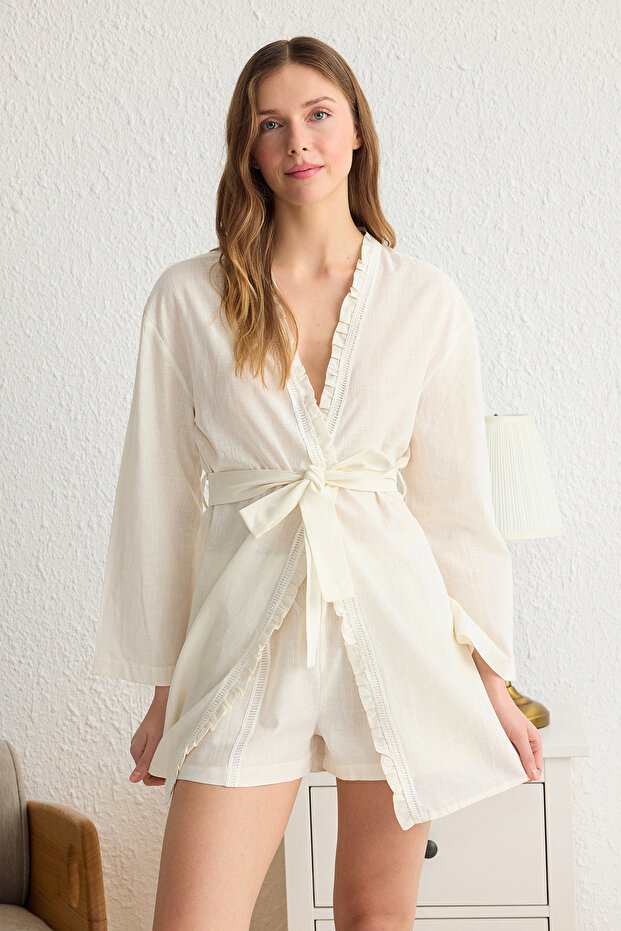 Ekru 3'lü %100 Pamuklu Fırfırlı Şortlu Dokuma Sabahlık+Pijama Takımı THMSS25PT00054 - 4