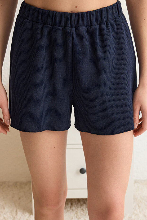 Lacivert Yaka Detaylı Waffle Kumaş Şortlu Örme Pijama Takımı THMSS25PT00113 - 5