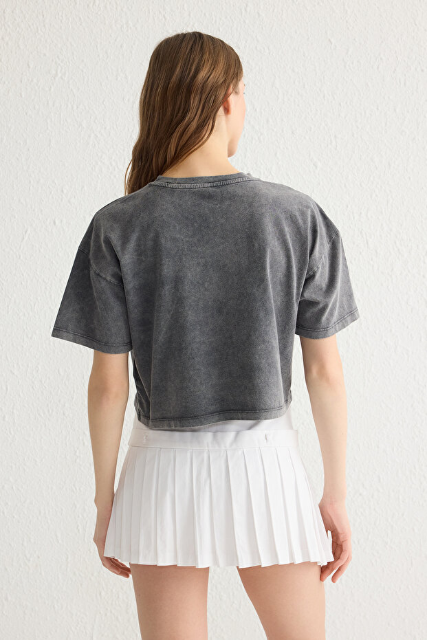 Antrasit Yıkamalı %100 Kalın Pamuklu Crop Örme T-Shirt TWOSS23TS00038 - 5