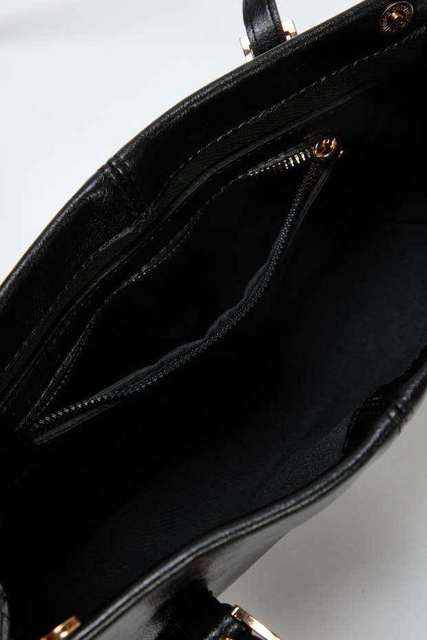 Czarna torba damska na ramię zapinana na zatrzask Takss25Oc00017 - 7