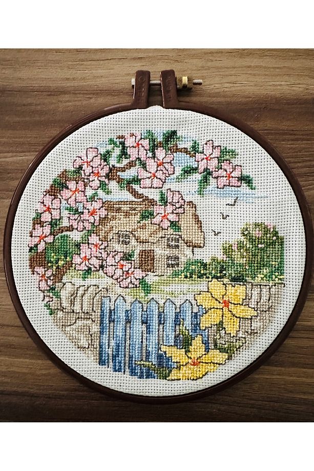 İşlenmiş kanaviçe tablo "Spring in the Village" - 1