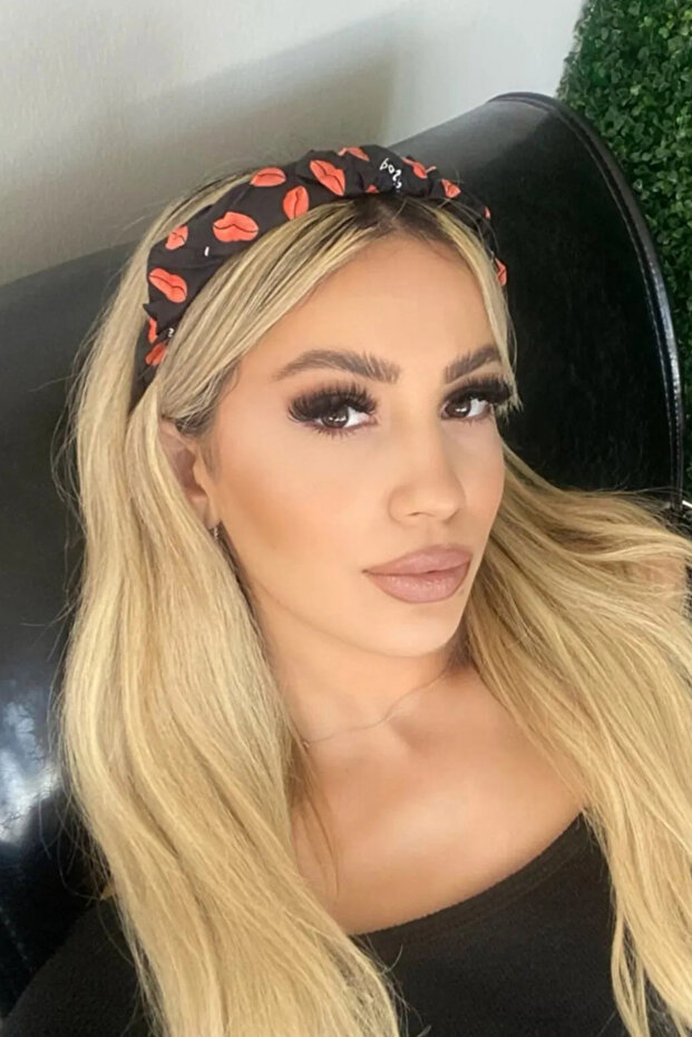 Black Color Lip Patterned Crown - 1