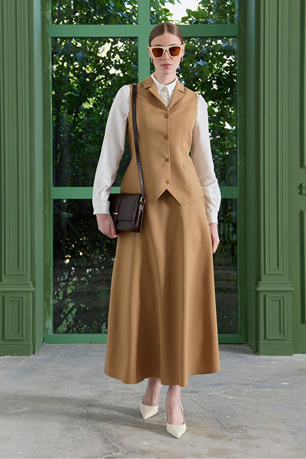 Milk Coffee Vest and Skirt Set
