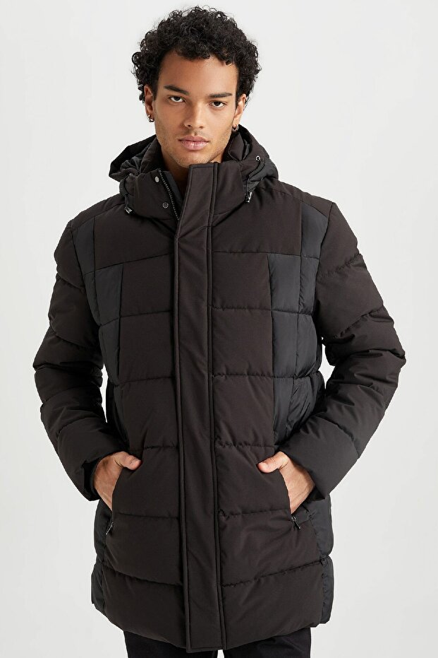 Műszőrme bélelt kapucnis Slim Fit pufferkabát Parka - cipzárral és zsebekkel U4360az23wn - 1