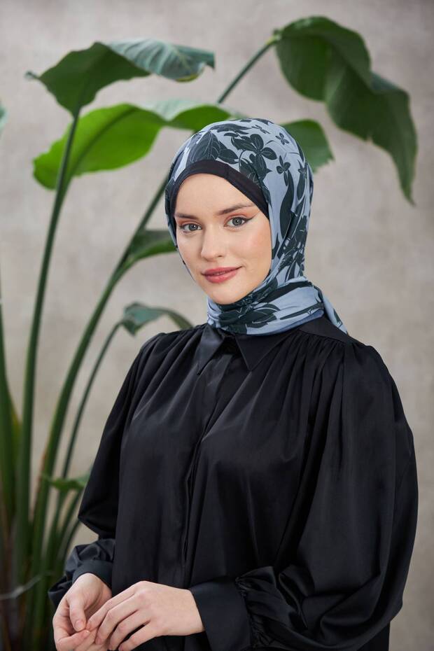 شال ناعم من Nature Fulya باللون الأسود والرمادي 3041-01