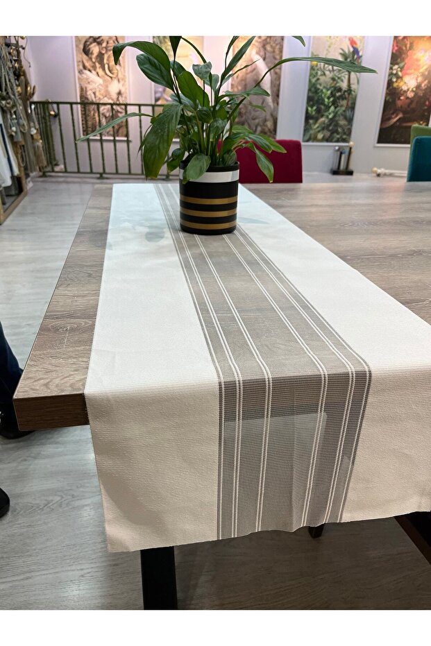 Modern Tül Detaylı Runner
