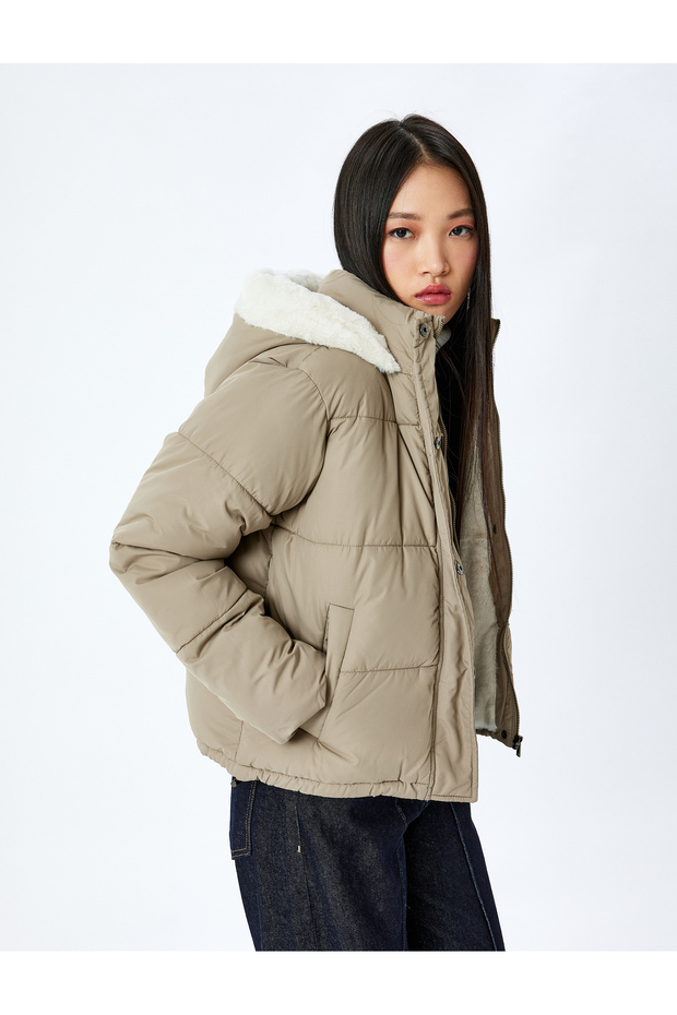 Hooded Faux Fur Lined Puffer Jacket with Zipper