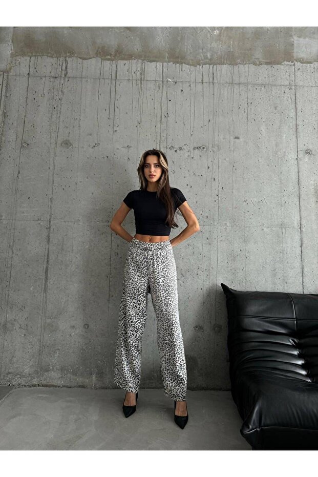 Krep Kumaş Leopar Desenli Yaldız Detaylı Salaş Pantolon - 2