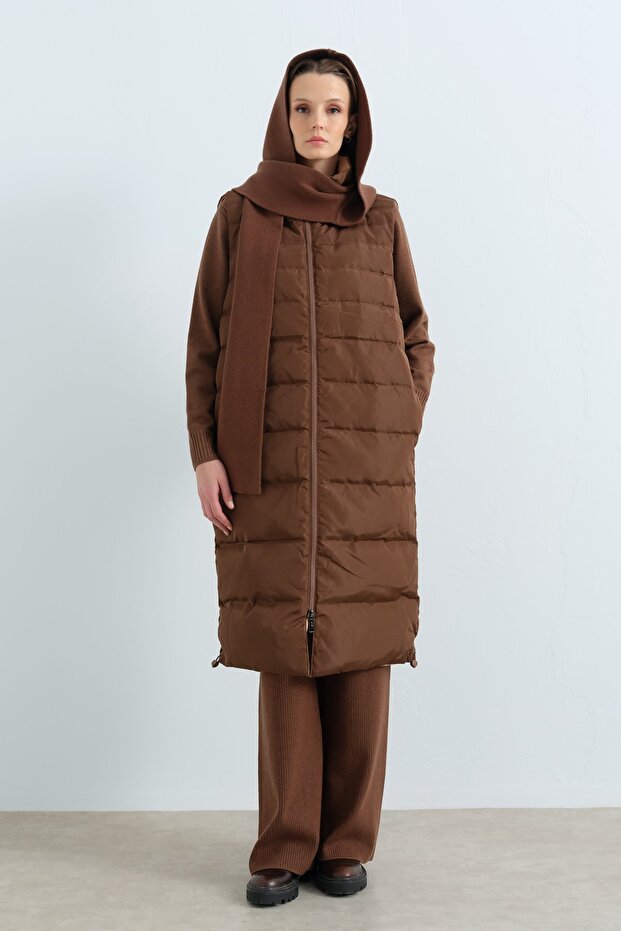 Hooded Goose down Vest Brown