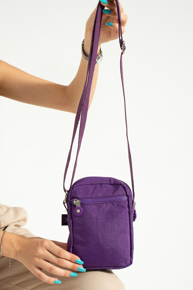 حقيبة كتف صغيرة للجنسين من القماش المجعد M 227 Mega Bag مع حامل للهاتف