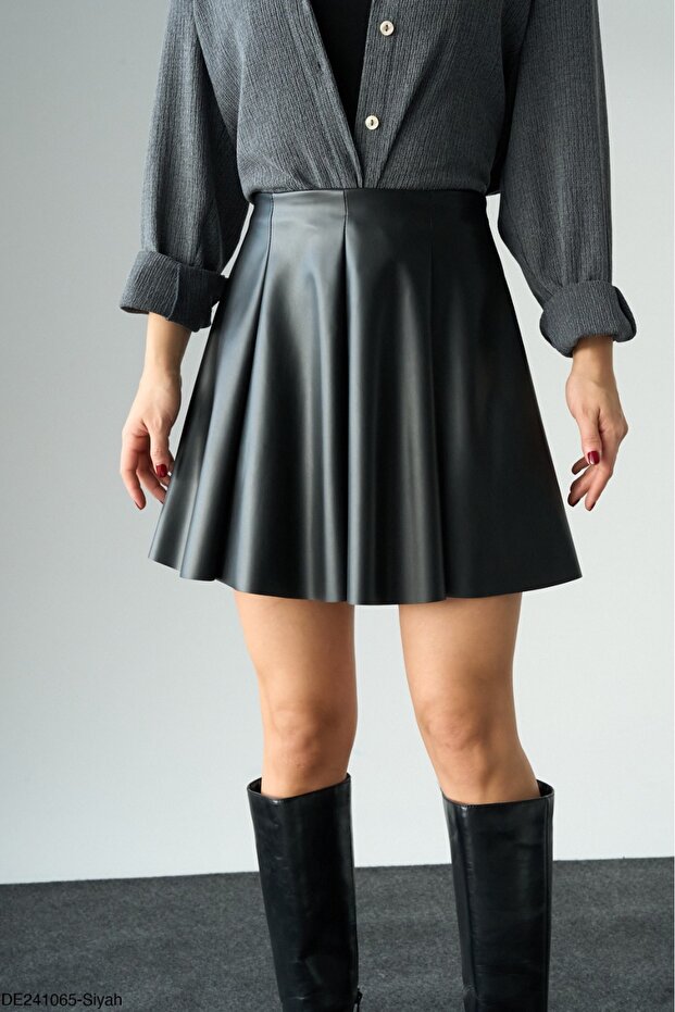 Women's Black Pleated Leather Skirt